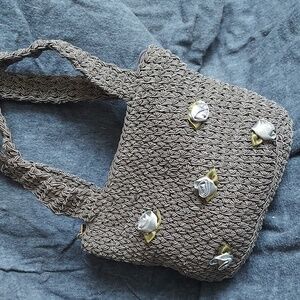 Pretty little Crocheted Handbag w/Satin flower Decorations - NWOT - Gray